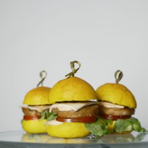 Su rūkytais pievagrybiais (V)** (Galime pagaminti ir veganišką versiją)