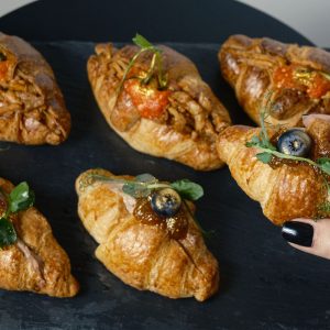 Su ančių kepenėlių paštetu ir figų džemu